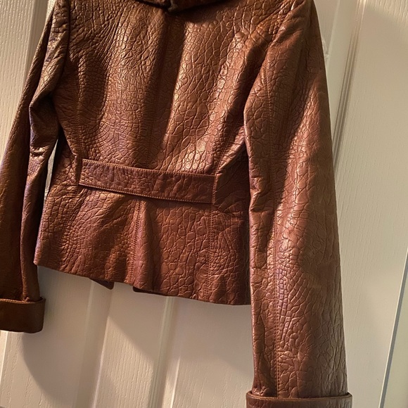 Armani Jacket 🧥 100 % Leather and Real Fur 💕🌸😍! - Picture 9 of 13